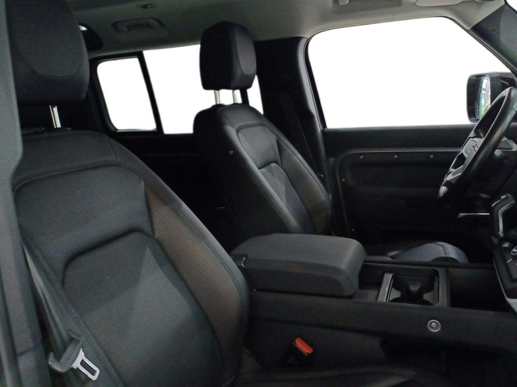 LAND ROVER Defender 110 3.0D I6 250 CV AWD Auto SE - 10