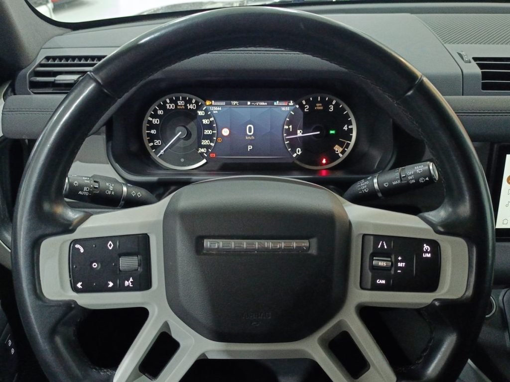 LAND ROVER Defender 110 3.0D I6 250 CV AWD Auto SE - 18