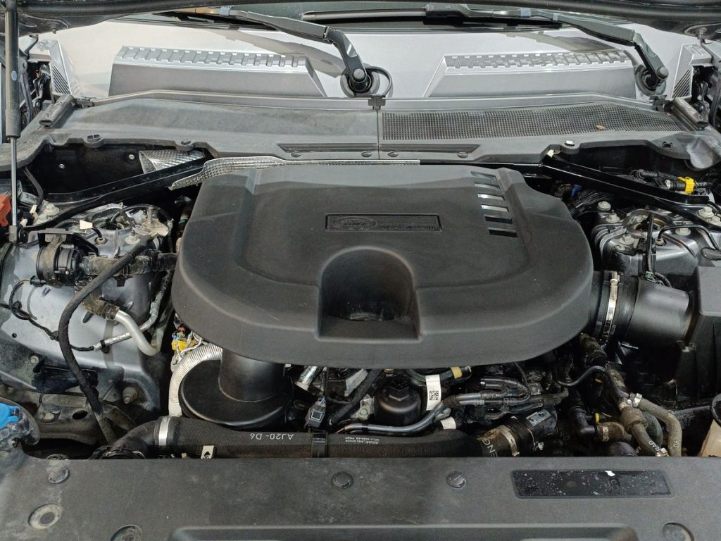 LAND ROVER Defender 110 3.0D I6 250 CV AWD Auto SE - 26