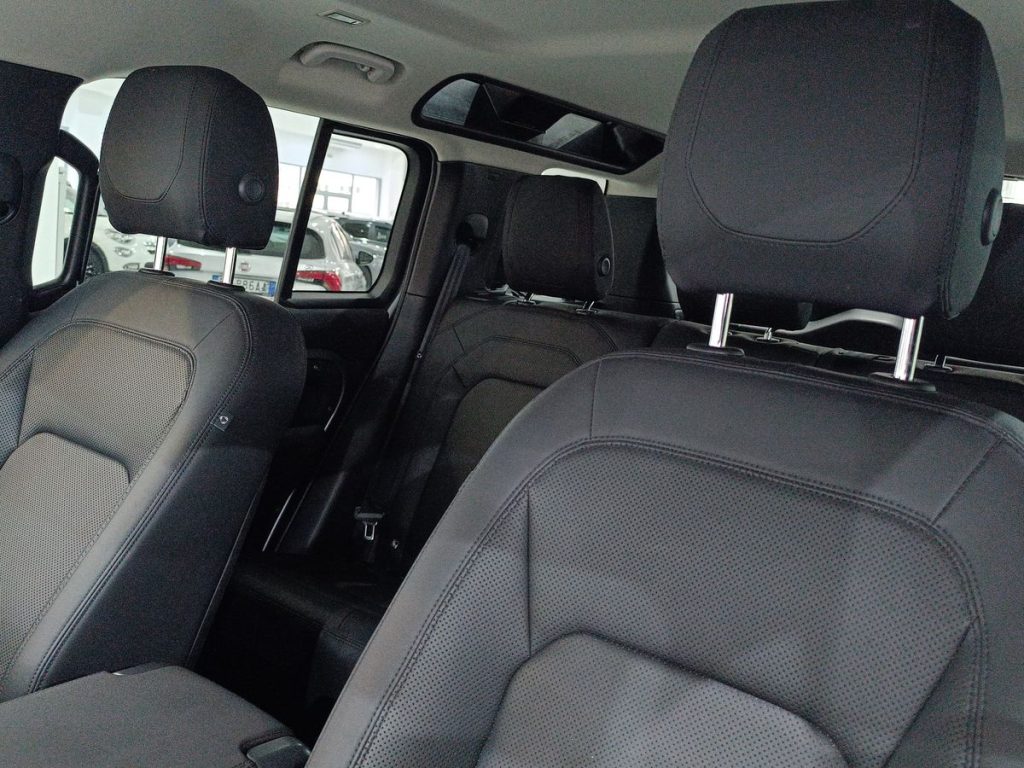 LAND ROVER Defender 110 3.0D I6 250 CV AWD Auto SE - 27