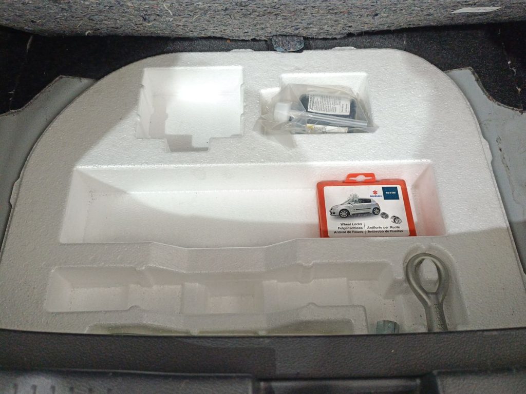 SUZUKI Ignis 1.2 Dualjet Top - 13