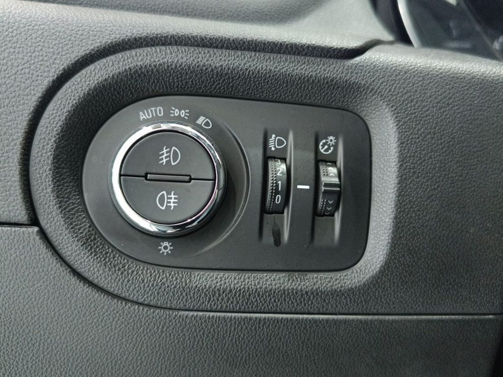 OPEL Grandland X 1.6 diesel Ecotec Start&Stop aut. Innovation - 19