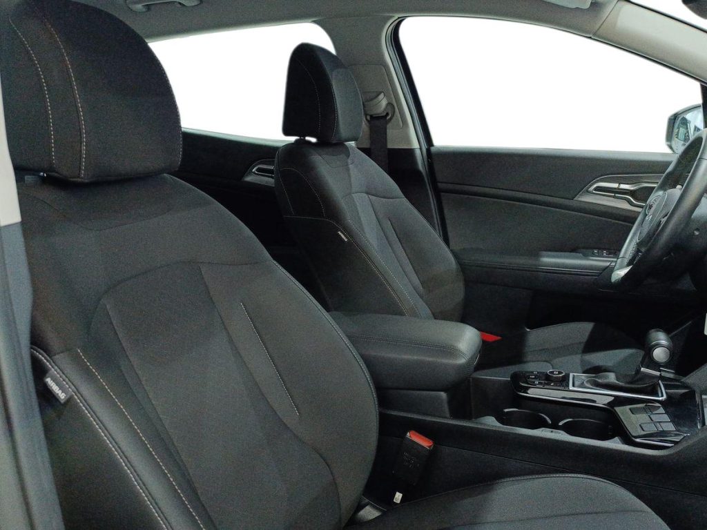 KIA Sportage 1.6 CRDi MHEV DCT Business - 10