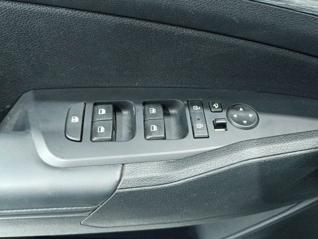 KIA Sportage 1.6 CRDi MHEV DCT Business - 21