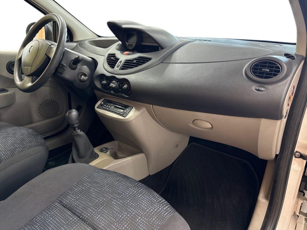 RENAULT Twingo 1.2 8V Dynamique - 9