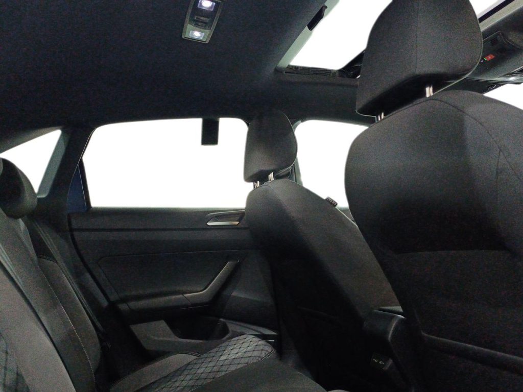 VOLKSWAGEN Taigo 1.0 TSI 110 CV R-Line - 11