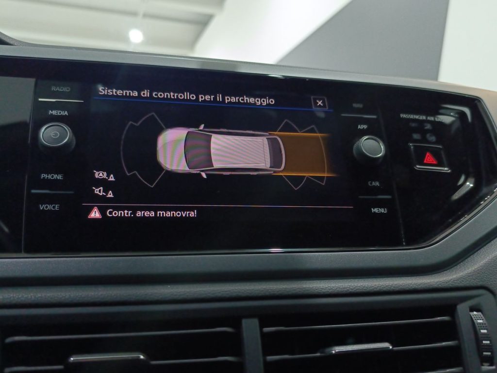 VOLKSWAGEN Taigo 1.0 TSI 110 CV R-Line - 17