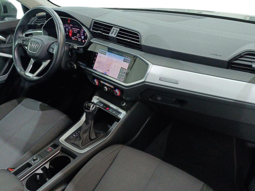 AUDI Q3 35 TDI S tronic S line edition - 9