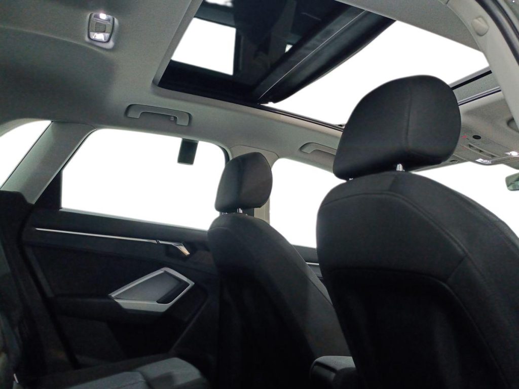 AUDI Q3 35 TDI S tronic S line edition - 11