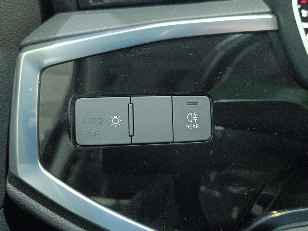 AUDI Q3 35 TDI S tronic S line edition - 18