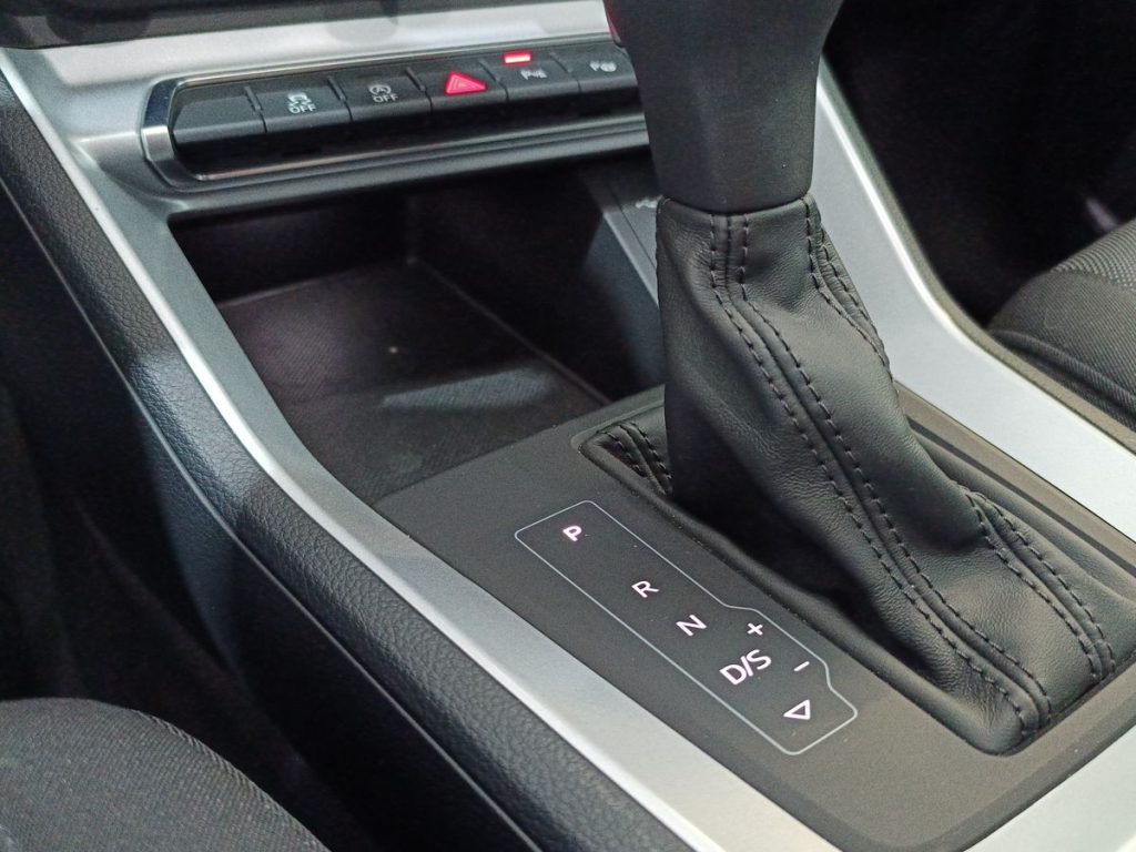 AUDI Q3 35 TDI S tronic S line edition - 21