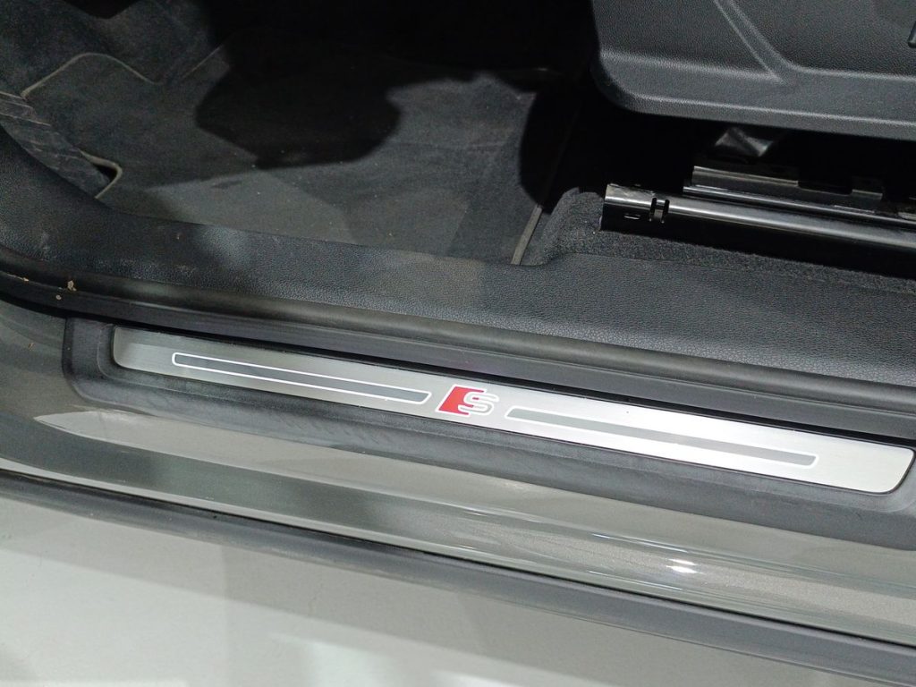 AUDI Q3 35 TDI S tronic S line edition - 25