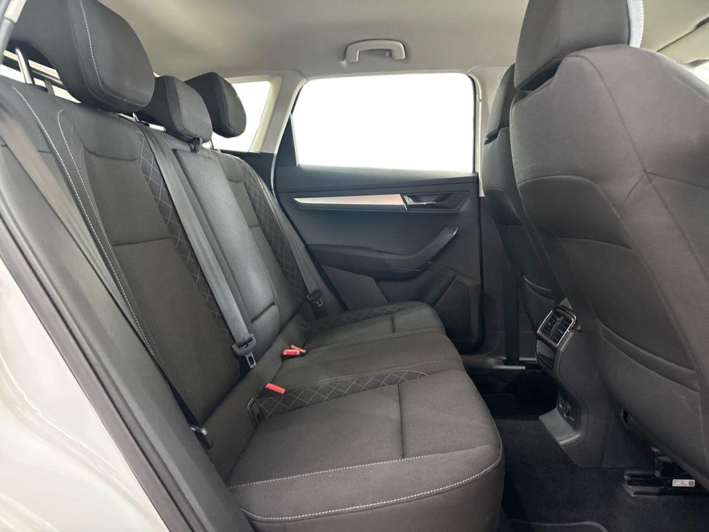 SKODA Karoq 1.6 TDI SCR DSG Executive - 11