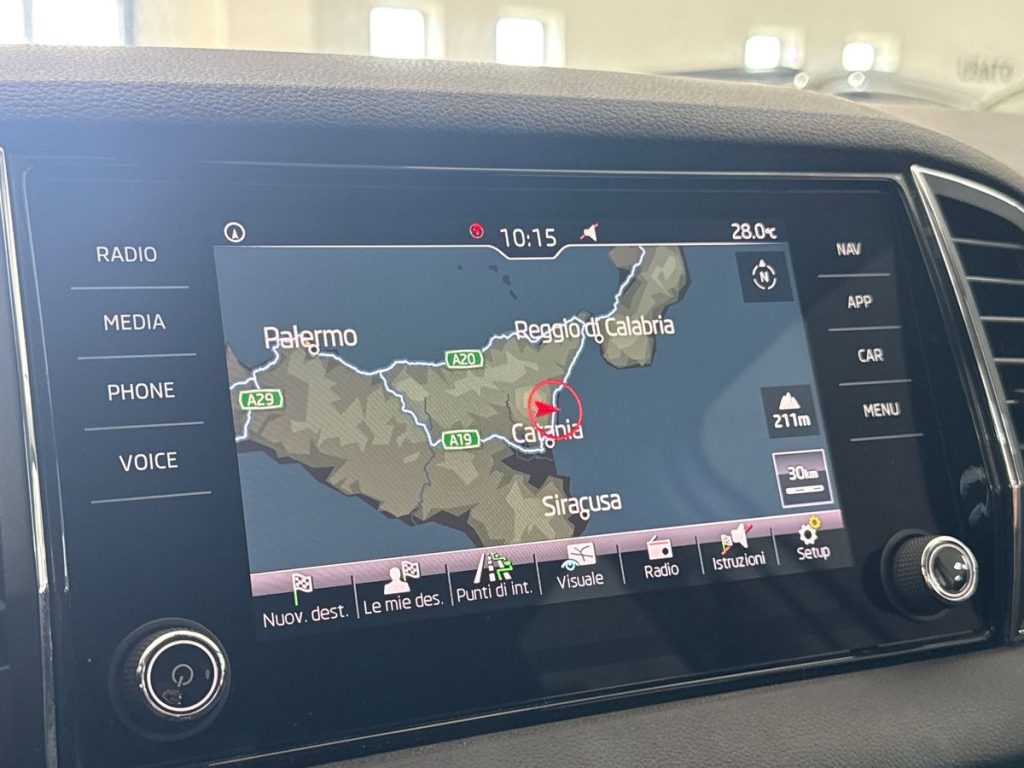 SKODA Karoq 1.6 TDI SCR DSG Executive - 15