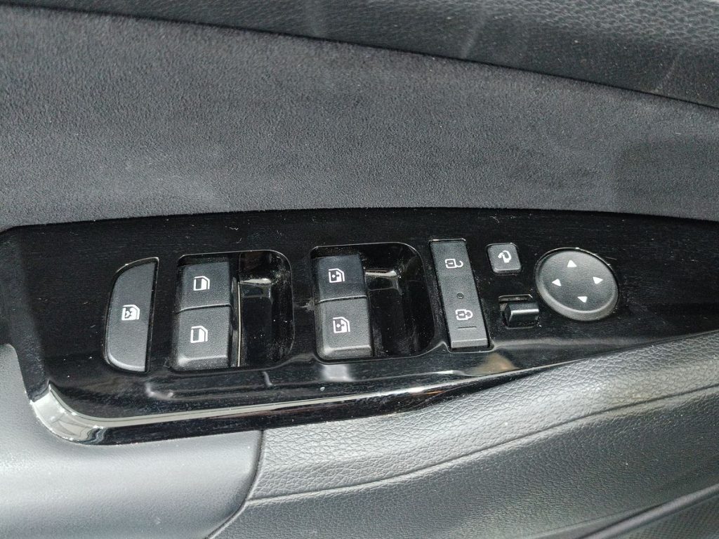 KIA Sportage 1.6 TGDi HEV AWD AT GT-line - 22