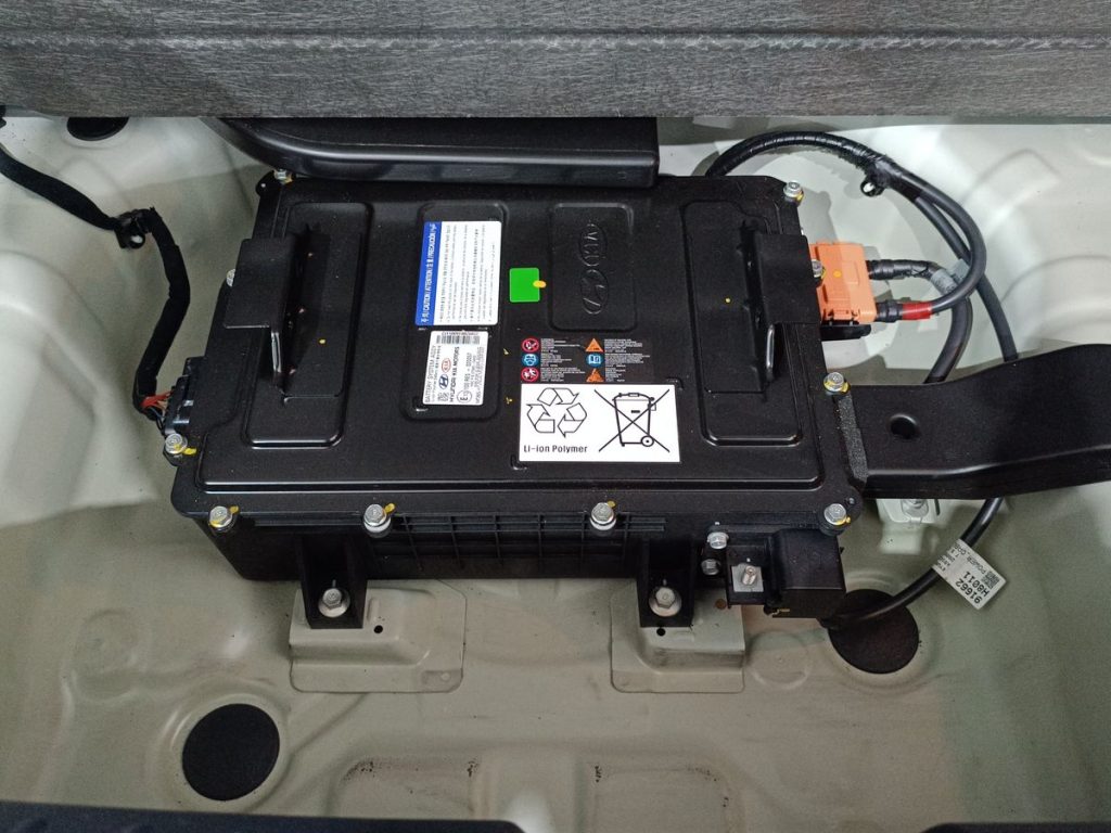 KIA Stonic 1.0 T-GDi 100 CV MHEV iMT Style - 13