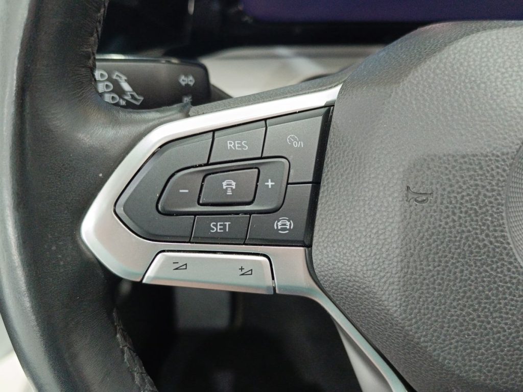 VOLKSWAGEN Golf 2.0 TDI 115 CV SCR Life - 19