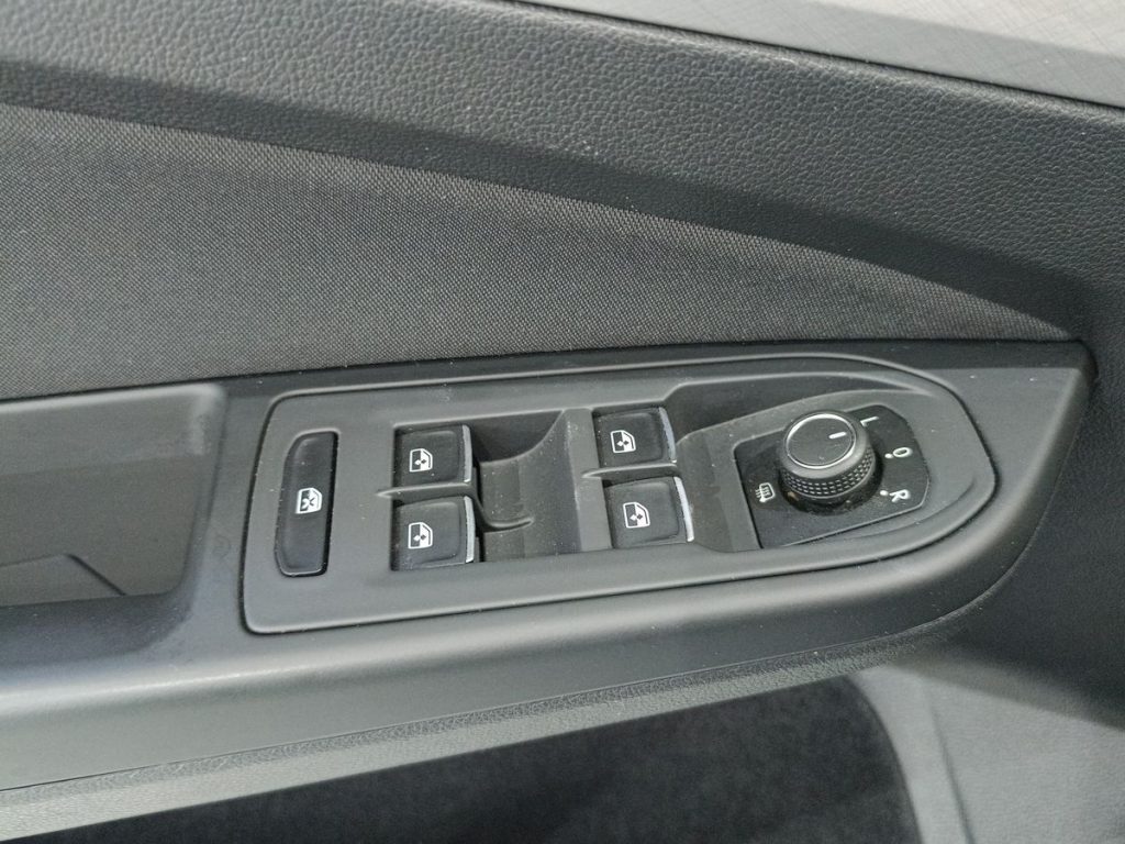 VOLKSWAGEN Golf 2.0 TDI 115 CV SCR Life - 20