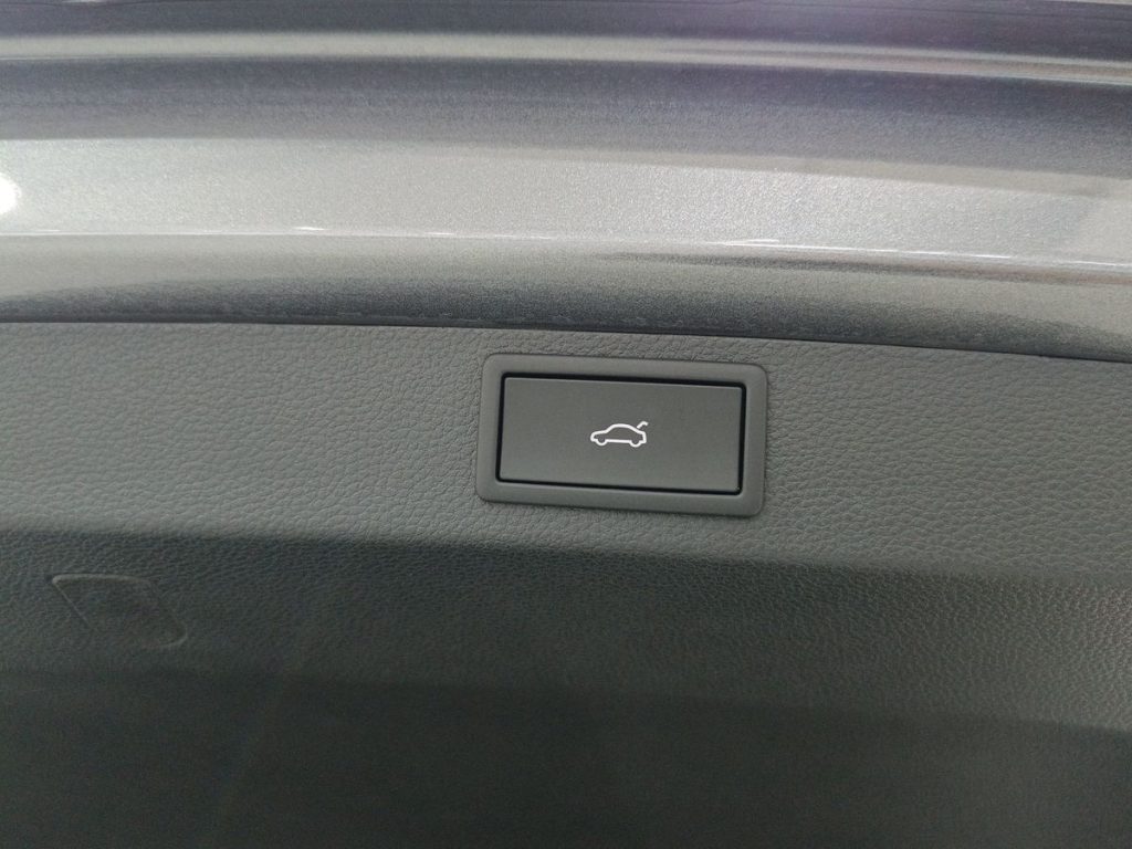 SKODA Karoq 2.0 TDI SCR DSG SportLine - 23