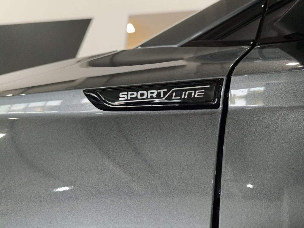 SKODA Karoq 2.0 TDI SCR DSG SportLine - 24