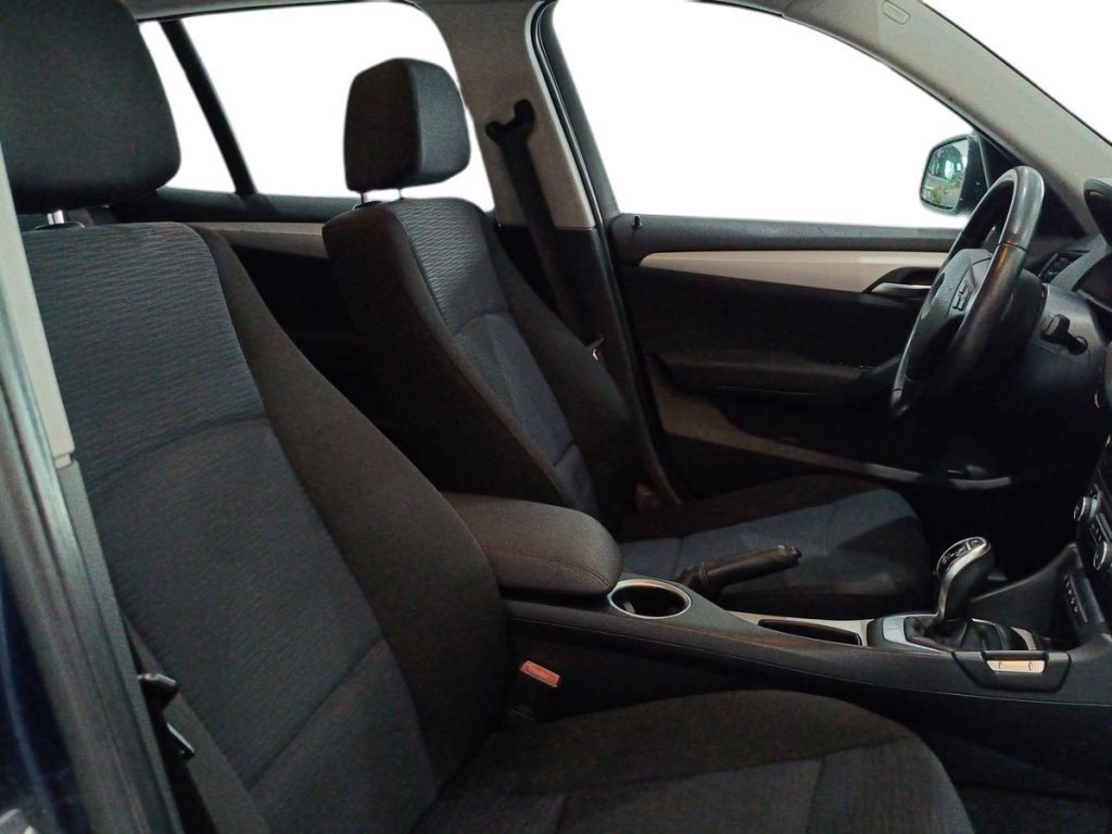 BMW X1 xDrive25dA - 10