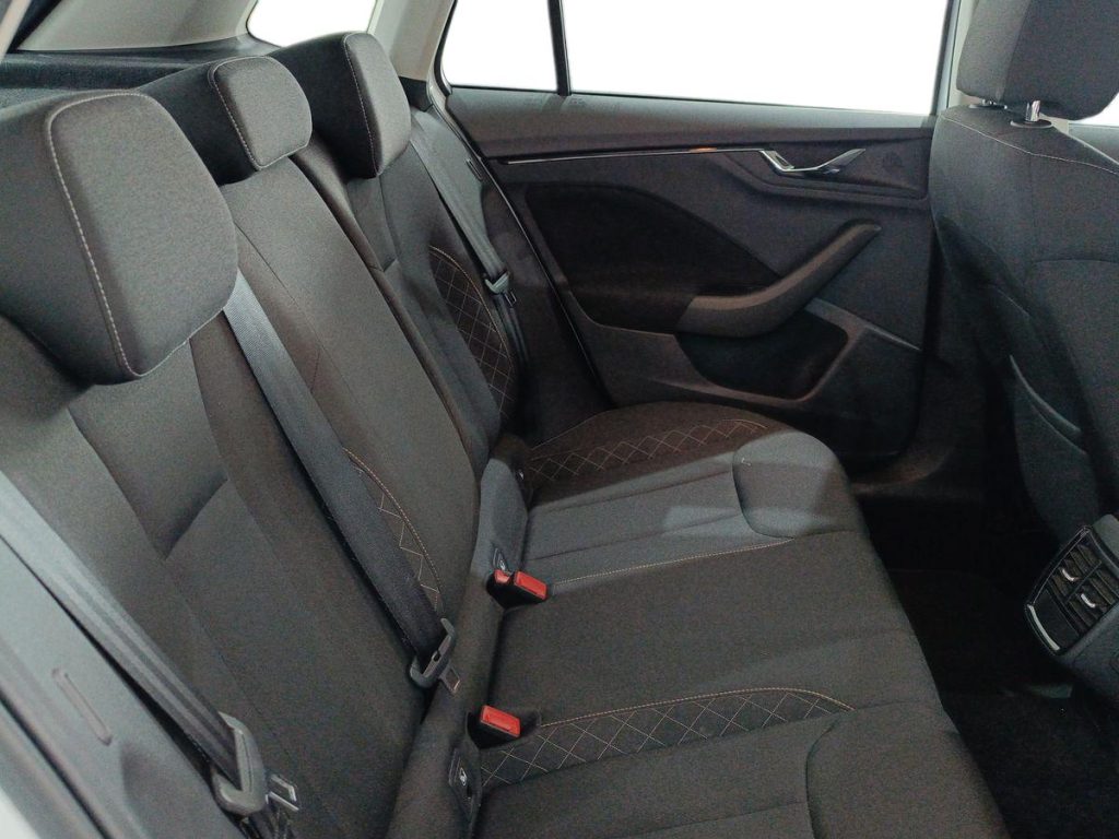 SKODA Kamiq 1.0 TSI Ambition - 11