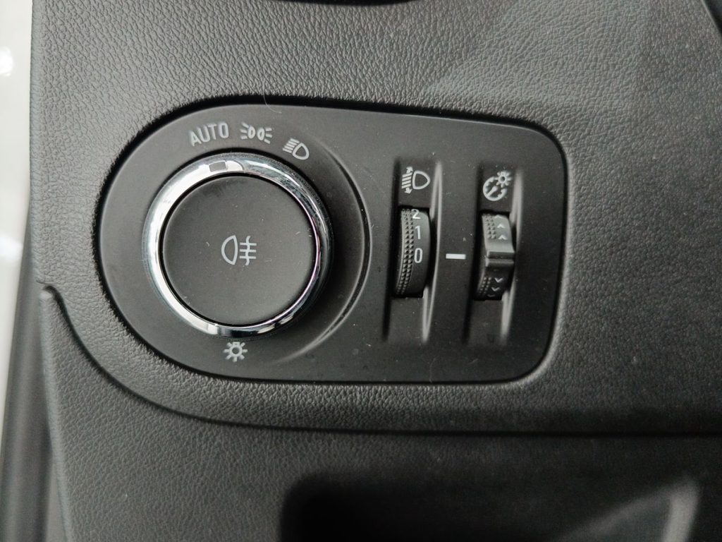 OPEL Crossland 1.5 ECOTEC D 110 CV Start&Stop Edition - 18