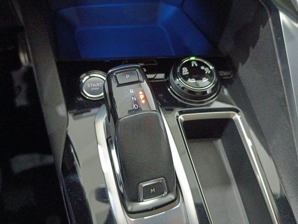 PEUGEOT 3008 BlueHDi 180 S&S EAT6 GT - 19