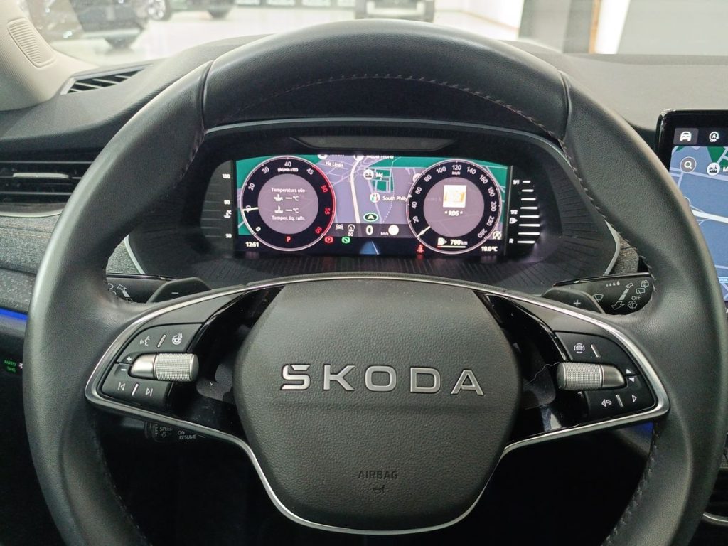 SKODA Octavia 2.0 TDI 150 CV DSG Wagon Executive - 19