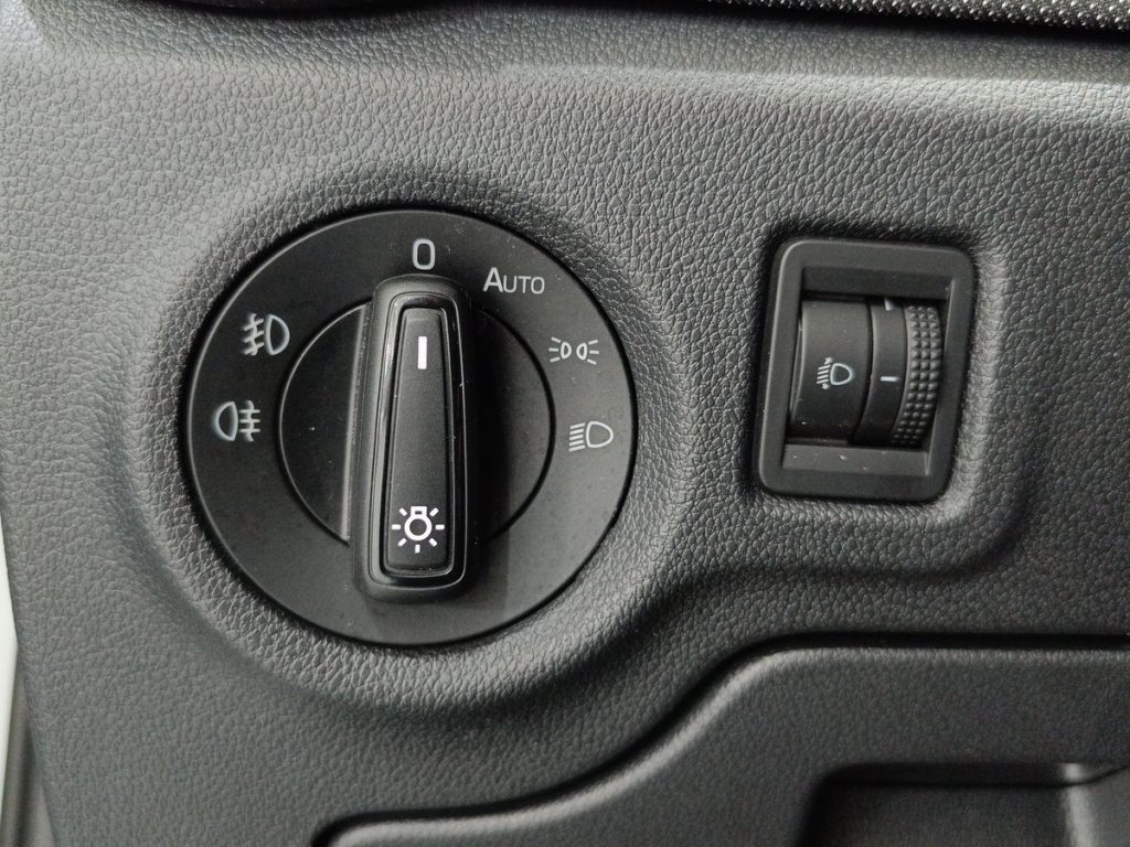 SKODA Fabia 1.0 MPI 80 CV 130 Edition - 19