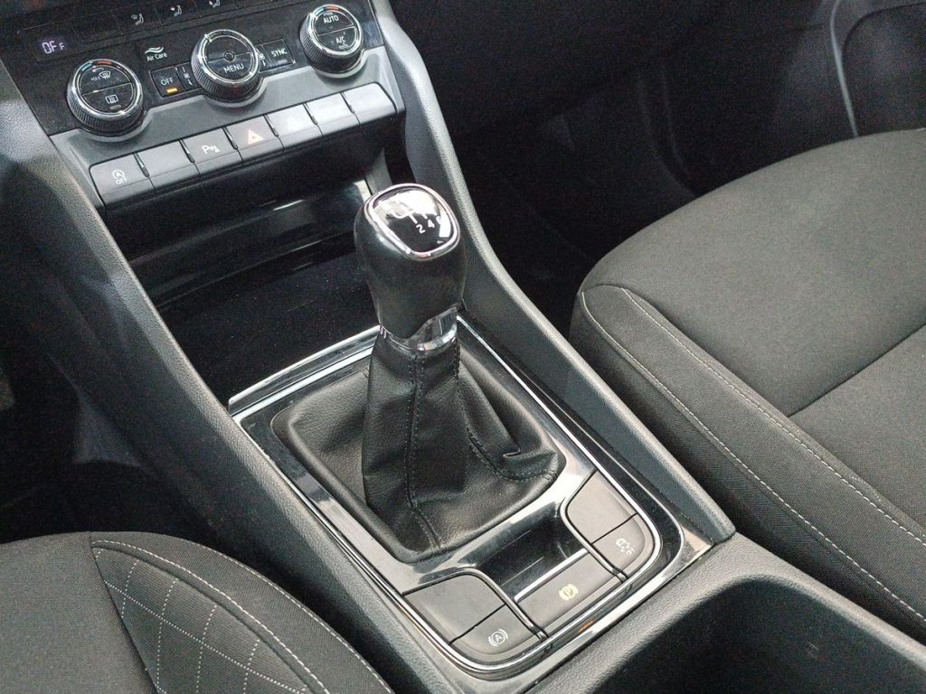 SKODA Karoq 1.6 TDI SCR Ambition - 8