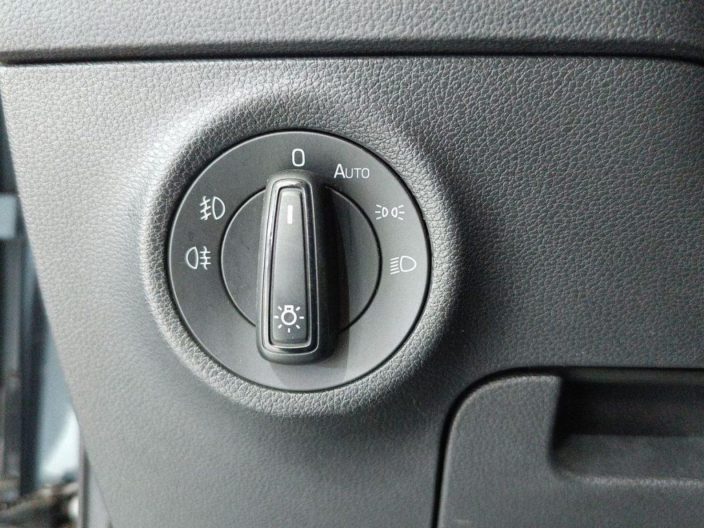 SKODA Karoq 1.6 TDI SCR Ambition - 19