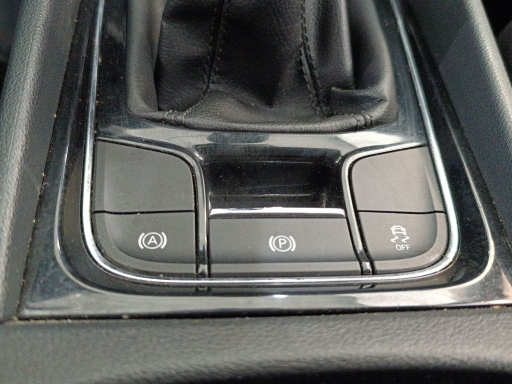 SKODA Karoq 1.6 TDI SCR Ambition - 22