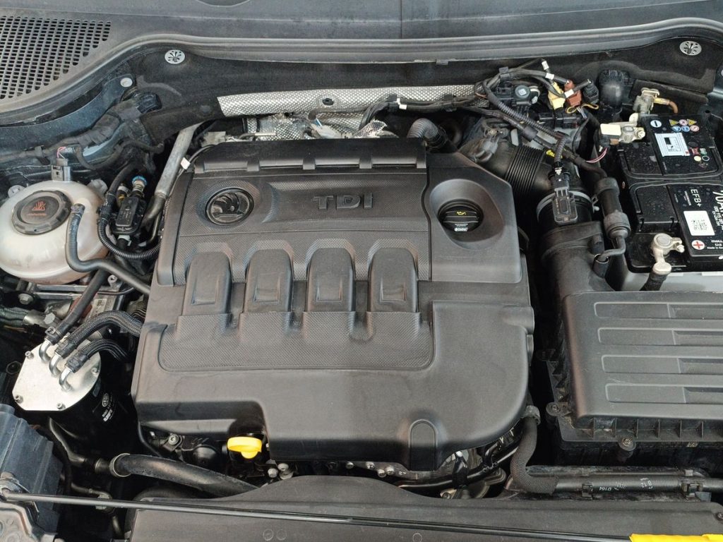 SKODA Karoq 1.6 TDI SCR Ambition - 23