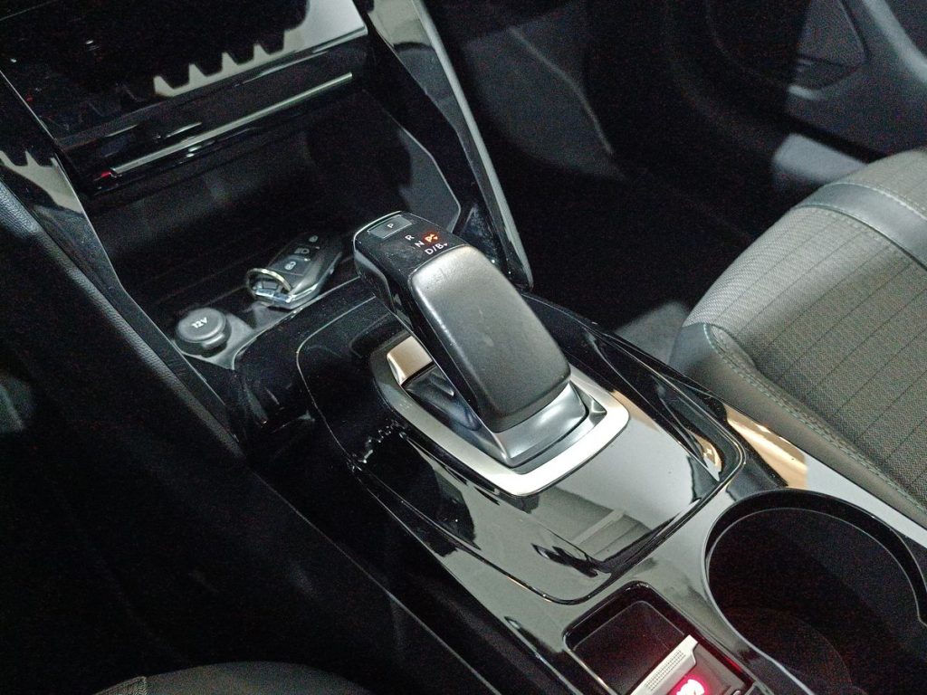 PEUGEOT 208 motore elettrico 136 CV 5 porte Allure - 8