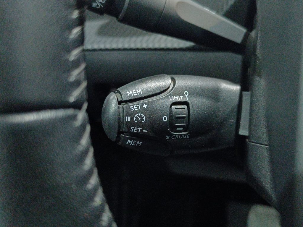 PEUGEOT 208 motore elettrico 136 CV 5 porte Allure - 19