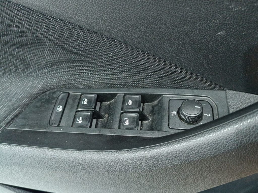 SKODA Kamiq 1.0 TSI 110 CV Black Dots - 21