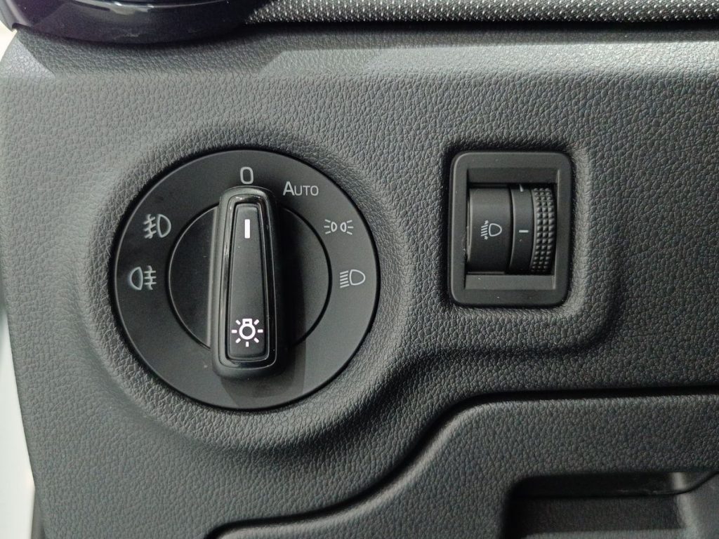 SKODA Fabia 1.0 MPI 80 CV 130 Edition - 19