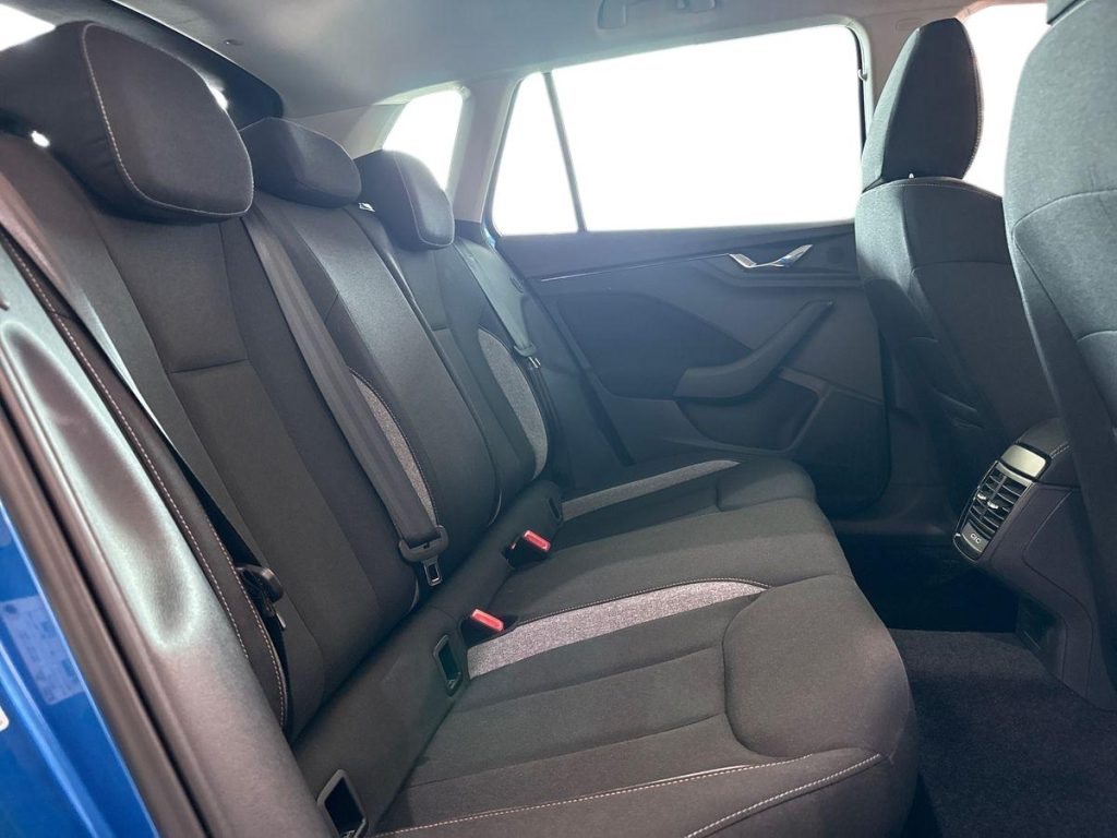 SKODA Kamiq 1.0 TSI 115 CV DSG Black Dots - 11