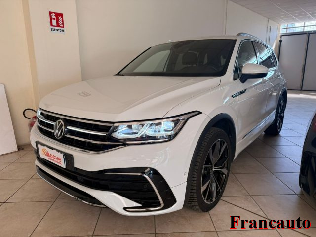 VOLKSWAGEN Tiguan Allspace Bianco perlato