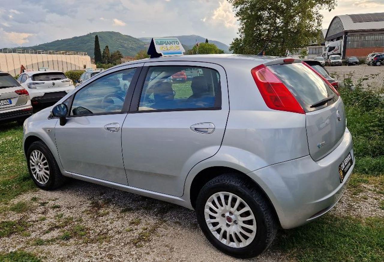 FIAT Grande Punto 1.4 5 porte Dynamic Natural Power - 2