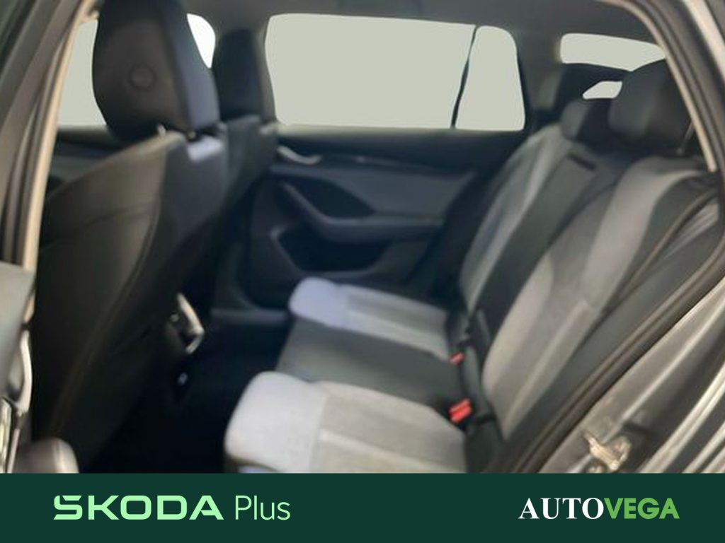 SKODA Octavia OCT.WAGON 2.0 TDI SELECTION DSG - 12