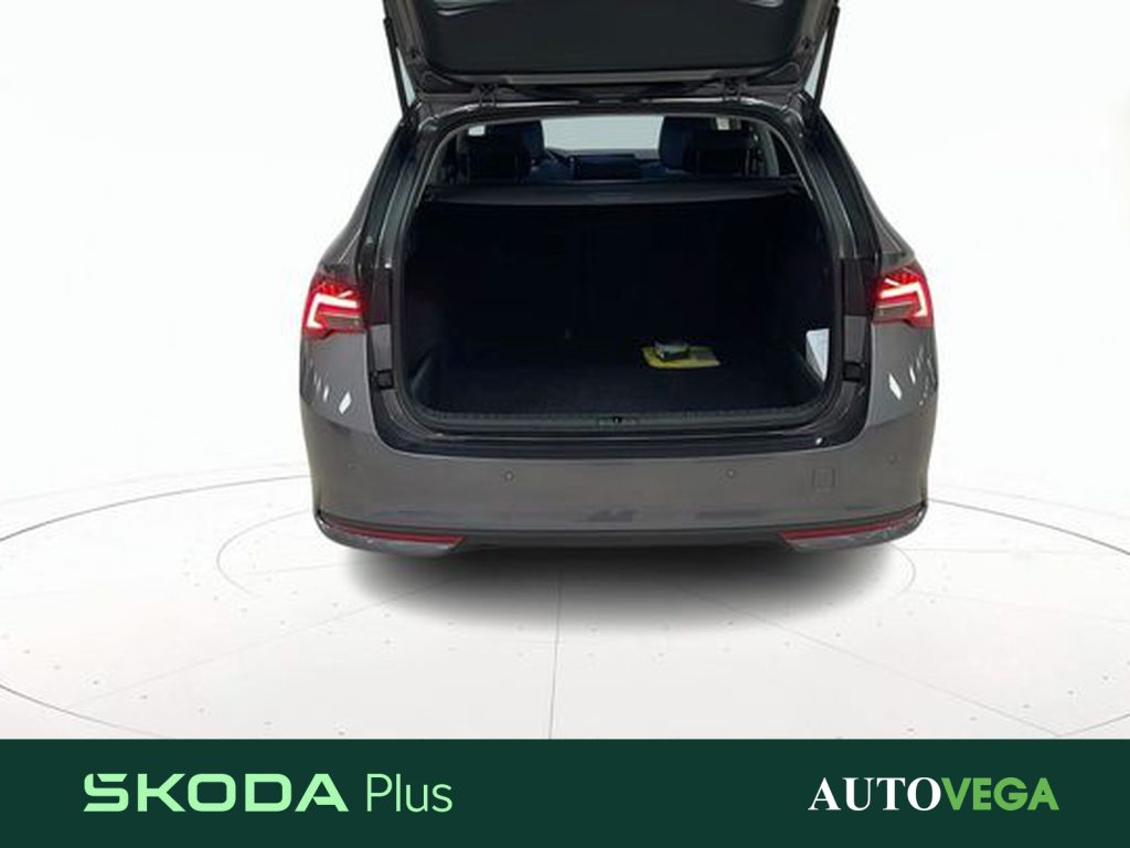 SKODA Octavia OCT.WAGON 2.0 TDI SELECTION DSG - 19