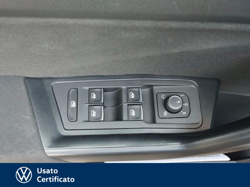 VOLKSWAGEN T-Roc 2.0 tdi advanced 115cv - 18