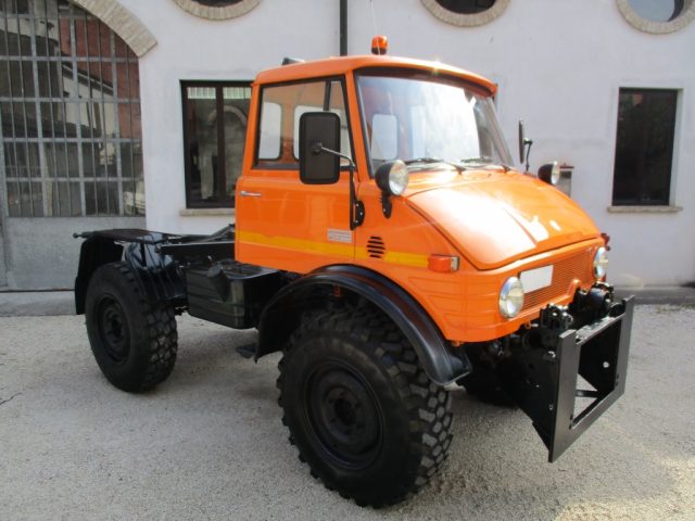 MERCEDES-BENZ  Orange pastello