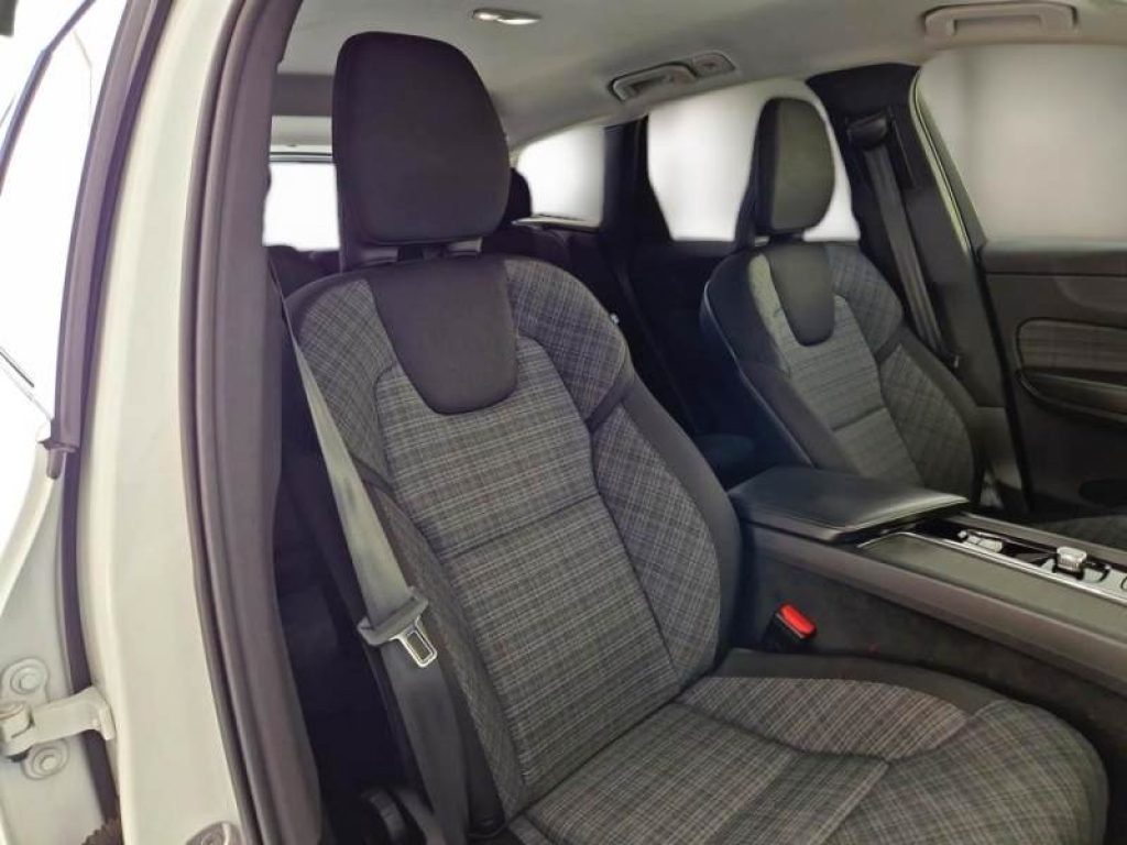 VOLVO XC60 B4 (d) automatico Business - 8