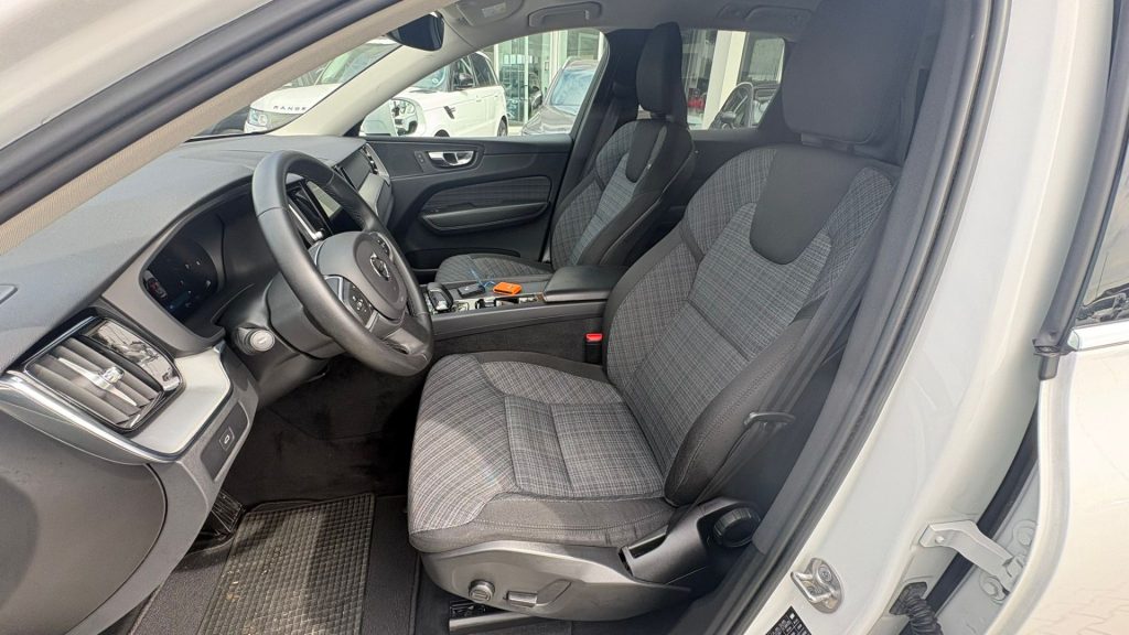 VOLVO XC60 B4 (d) automatico Business - 10