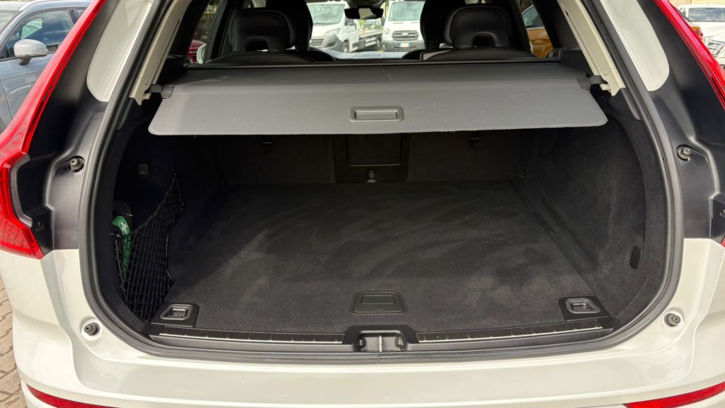 VOLVO XC60 B4 (d) automatico Business - 18