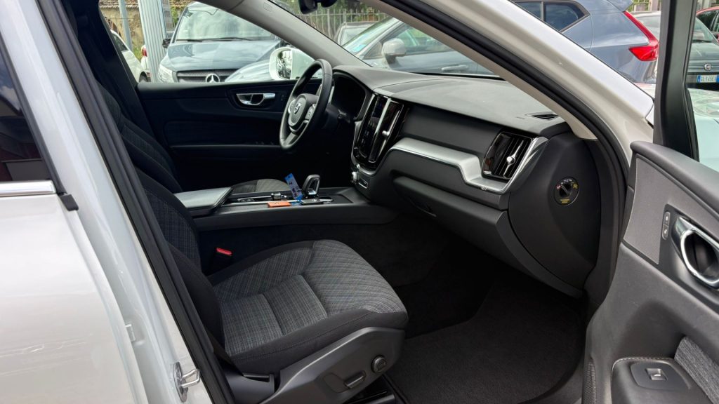 VOLVO XC60 B4 (d) automatico Business - 22