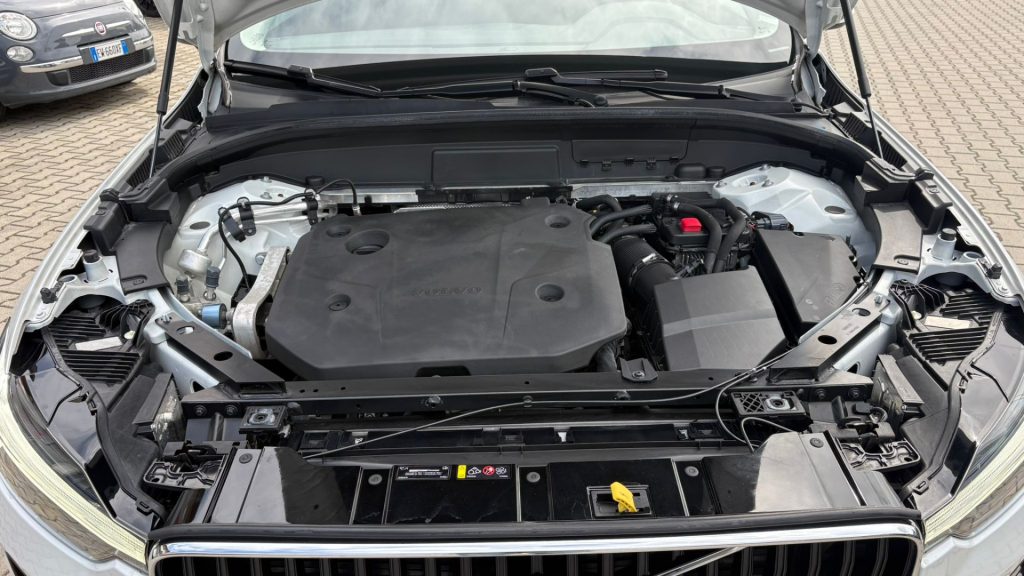 VOLVO XC60 B4 (d) automatico Business - 23